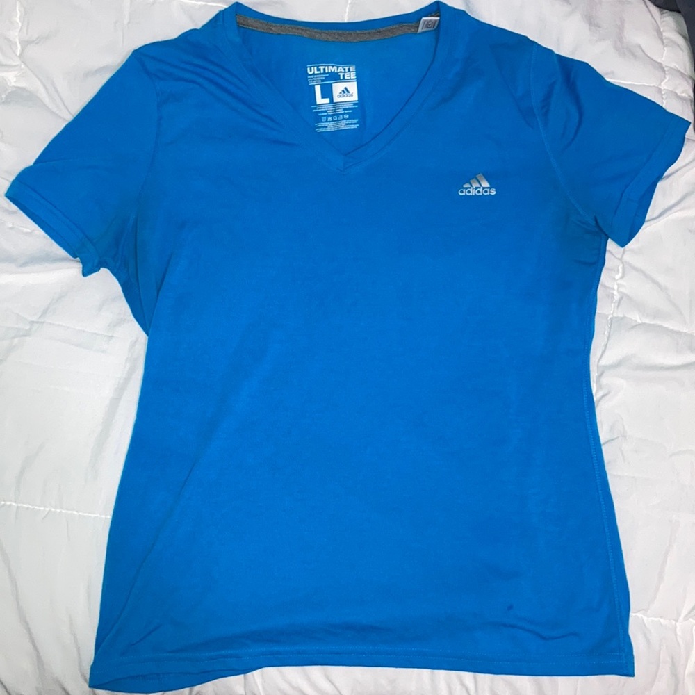blue short sleeve athletic wear top